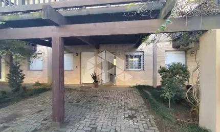 Casa Condomínio, 3 dormitórios, ampla Suíte, garagem, Ipanema.