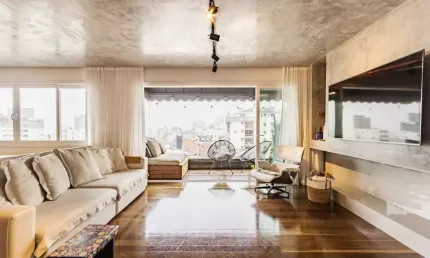 Apartamento mobiliado de 122 m², reformado e com vista para o guaíba na bela vista