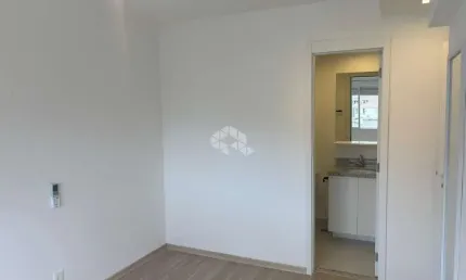 Apartamento 02 quartos, sendo 01 suíte e 01 vaga no bairro são joão