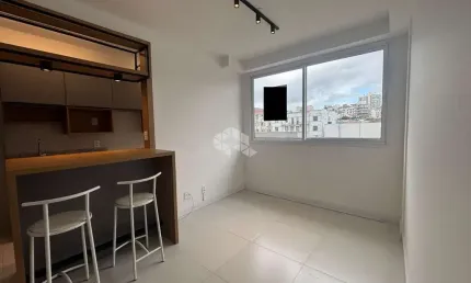 Apartamento 02 quartos, sendo 01 suíte e 01 vaga no bairro são joão