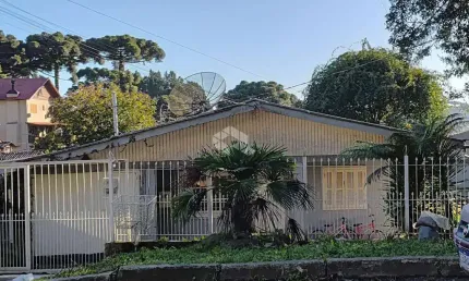 Casa com 2 pavimento em canela proximo ao  parque do lago