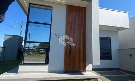 CASA A VENDA NO BAIRRO UNIVERSITÁRIOS EM TIJUCAS- SC