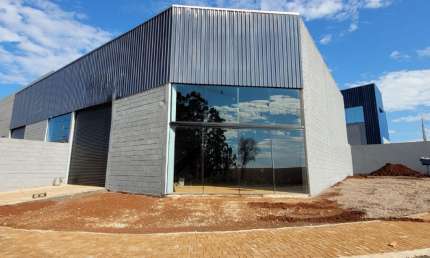 Barracão / Galpão / Depósito com 2 salas para alugar na Rua dos Alpes, 1249, Vista Linda, Cascavel