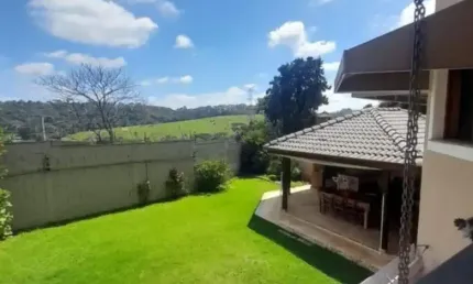 Sobrado com 298m² de área privativa à venda, condomínio fechado | Mogi das Cruzes, SP