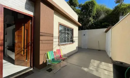 Casa  com área gourmet e piscina 120 metros quadrados de área construída
