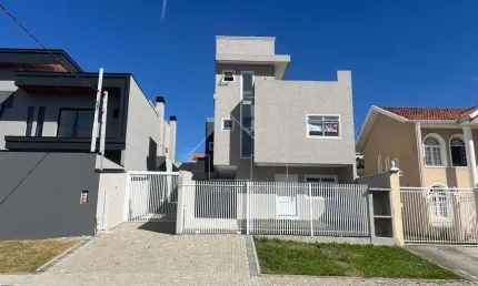 Sobrado a venda com 3 quartos com suíte com 120 m² no bairro Xaxim