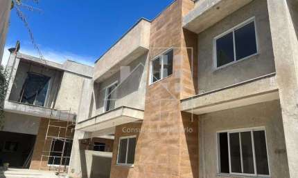 Sobrado a venda de frente para rua com 175 m² com 3 quartos com suíte em Portão - Curitiba - PR