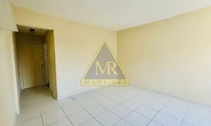 Kitnet / Stúdio à venda na Rua Helena Zerrener, 39, Liberdade, São Paulo, 33 m2 por R$ 160.000