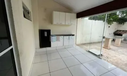 Casa em condomínio fechado com 3 quartos à venda no Condomínio Residencial Parque da Liberdade III, São José do Rio Preto  por R$ 300.000