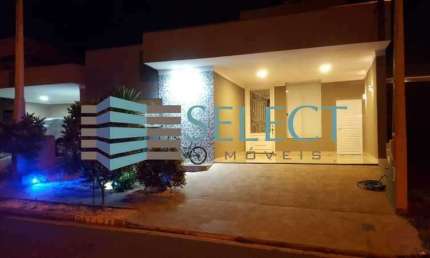 Casa em Condomínio -  / Residencial / Chácara Jockey Club (Zona Rural)