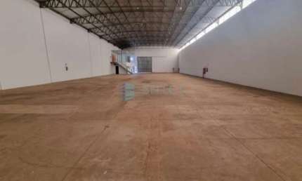 Barracão / Galpão / Depósito com 2 salas para alugar na Chácara Jockey Club (Zona Rural), São José do Rio Preto  por R$ 16.000