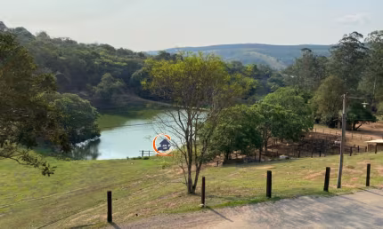 Haras  com 10  alqueires -  com pistas de treino  e baias