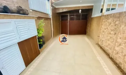 casa sobreposta alta - Marapé - 260m - 3 dorm - 2 vagas e piscina