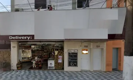 Ponto comercial  com 100m para locação , em avenida de grande movimento - Embaré