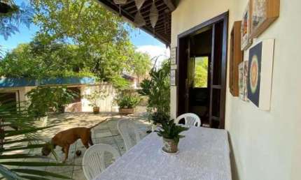 Casa para Venda em Salvador, Piatã, 4 dormitórios, 2 suítes, 6 banheiros, 3 vagas