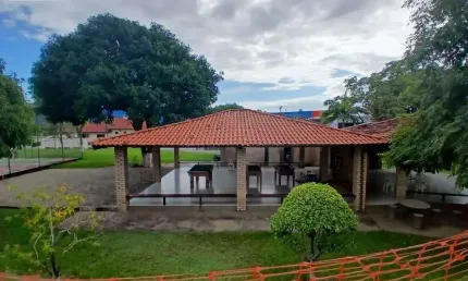 Casa para Venda em Lauro de Freitas, Centro, 5 dormitórios, 2 suítes, 1 banheiro, 4 vagas