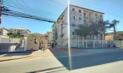 Apartamento West residencial, vai andando para West shopping, o imóvel possui 2 quartos, varanda, vaga de garagem na escritura, localização privilegiada