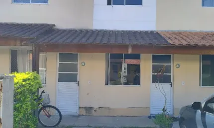 Casa em campo grande RJ, condomínio fechado junto ao park shopping 2 quartos, quintal nos fundos