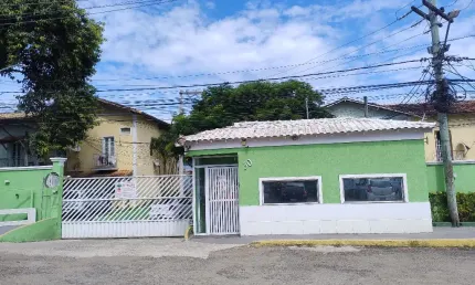 Casa em condomínio fechado na estrada do mendanha, 2 quartos, vaga de garagem