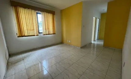 Apartamento 3 quartos, vaga de garagem, segundo andar, apena um lance de escada, vai andando para centro de cg, e estação de trem
