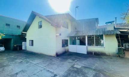 Sobrado com 3 quartos  à venda, 330.00 m2 por R$1800000.00  - Campo Pequeno - Colombo/PR