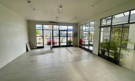 Cjto Comercial/Sala para alugar, 60.00 m2 por R$3500.00  - Centro - Colombo/PR