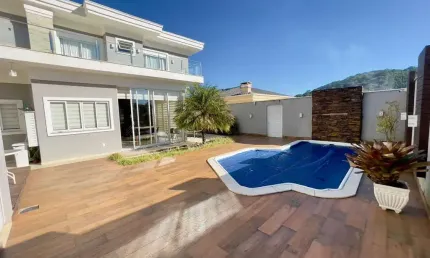 Sobrado com 4 quartos  à venda, 336.31 m2 por R$1790000.00  - Centro - Bocaiuva Do Sul/PR