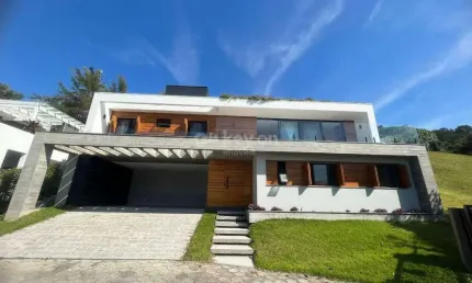 Casa à venda, 4 quartos, 2 suítes, 2 vagas, Morrinhos - Garopaba/SC