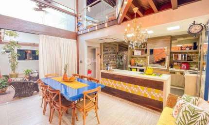 Casa à venda, 3 quartos, 1 suíte, 4 vagas, Revoredo - Tubarão/SC