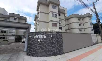 Apartamento para aluguel, 3 quartos, 1 vaga, Revoredo - Tubarão/SC