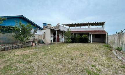 Oportunidade Imperdível – Casa Próxima à Entrada de Laguna!