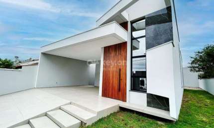 House à venda, 3 quartos, 1 suíte, 2 vagas, Recife - Tubarão/SC
