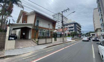 Casa com 4 quartos para alugar no Centro, Tubarão 