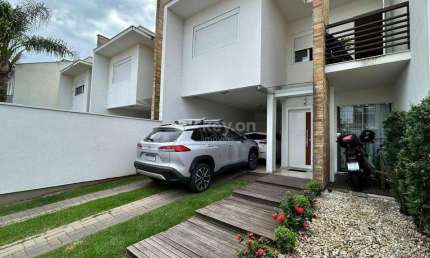Casa à Venda no Centro de Tubarão – Conforto, Espaço e Localização Privilegiada!