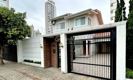 Oportunidade Imperdível na Vila Moema – Casa Ampla e Semimobiliada