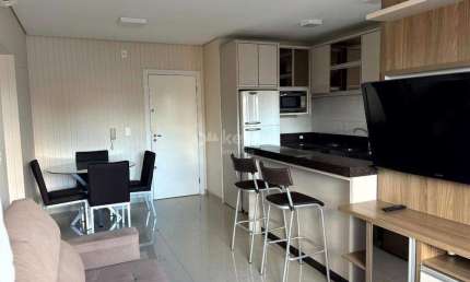 Apartamento Totalmente Mobiliado no Centro de Tubarão – Pronto para Morar!