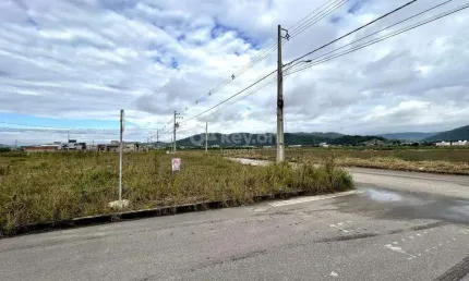 Terreno de Esquina à Venda no Loteamento Arino Bressan 2 – Tubarão/SC