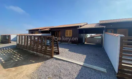 Casa para aluguel, 2 quartos, 1 vaga, Oficinas - Tubarão/SC