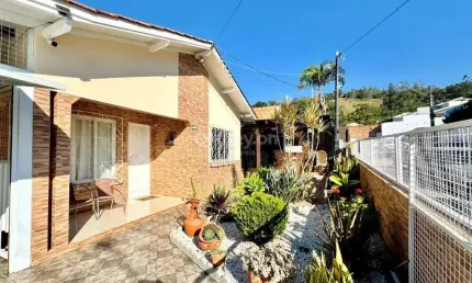 Casa com 3 quartos à venda no Centro, Gravatal 