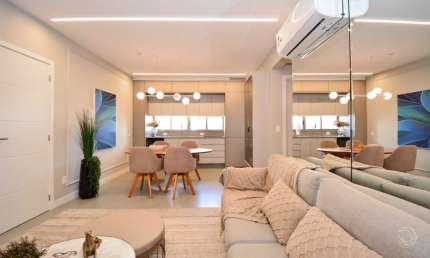 Apartamento com 2 suítes no Centro de Florianópolis