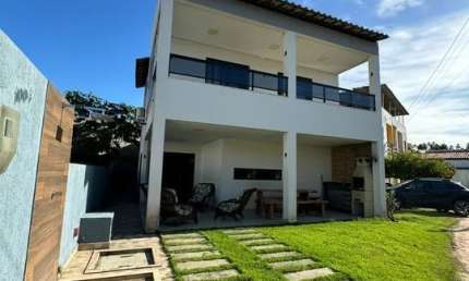 Casa Duplex com 5 quartos PORTEIRA FECHADA  á 1 quadra do MAR - JAPARATINGA