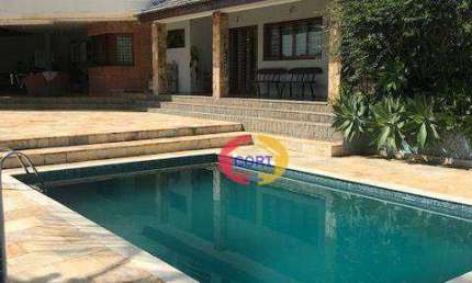 Linda Casa à Venda no Condomínio Arujazinho III - Arujá!!!