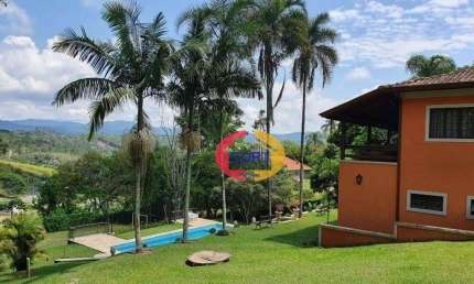 Chácara dos sonhos mobiliada e lazer completo em condomínio fechado à venda em Arujá