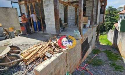 Casa em construção à venda no condomínio Arujazinho I, II e III!