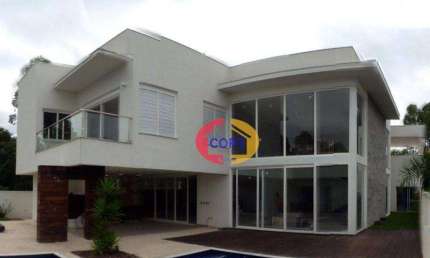 Casa com arquitetura contemporânea à venda no condomínio Arujá Hill's!!!