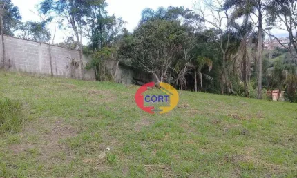 Amplo terreno para construção de chácara em Arujá!!!