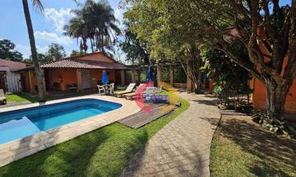 Casa com excelente ambiente de lazer para venda em Guararema!!!