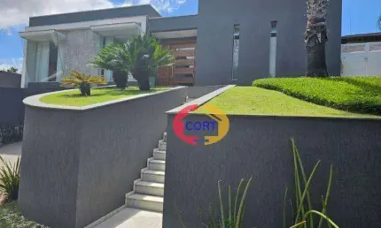 Imóvel de 460m² com piscina para venda em condomínio Arujazinho III !!!