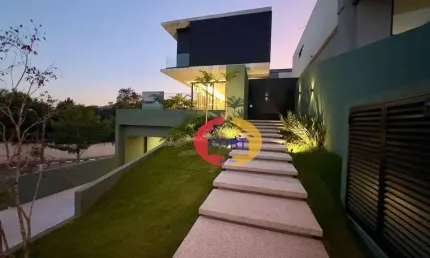 Casa de alto padrão no Real Park à venda em Arujá !!!