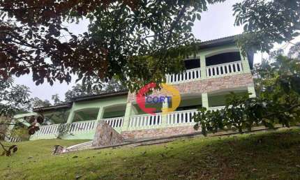 Casa com linda vista e ótima localização em condomínio Arujá Hills I e II !!!